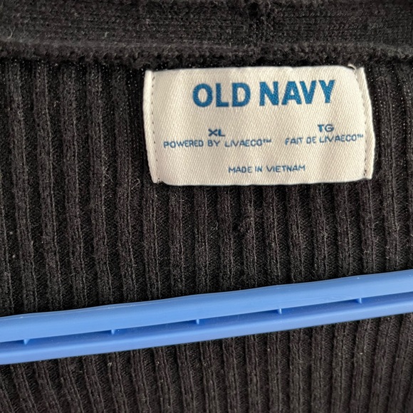 Two old navy sweaters - Picture 2 of 4